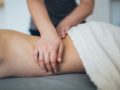 Caja Clinique Beauté: masaje en pareja de 1 hora para 2 personas