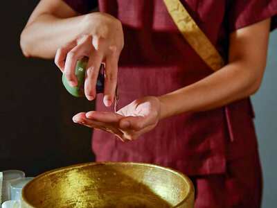 Caja Silom Spa: facial 30 min, Body Scrub 30 min y masaje a elegir 1h para 1 persona