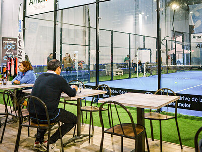 Clase particular de pádel de 1 hora para 2 personas en Vic