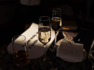 Geschenkbox Aussergewöhnlicher Aperitif im Dunkeln in Italien für 2 Personen