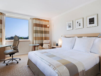 Geschenkbox Städtetrip nach Düsseldorf mit 2 Übernachtungen im Hilton Hotel