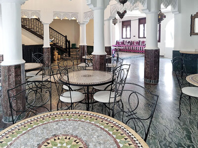 Cofanetto 3 notti di magia vicino Agadir con 2 lezioni di yoga o surf e cena gourmet