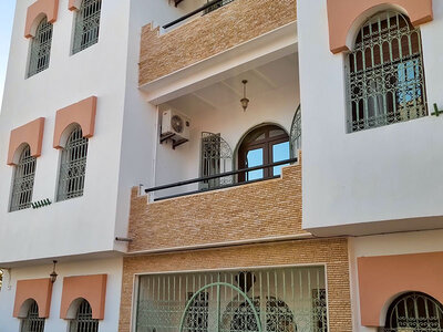 Cofanetto 1 notte in Riad vicino Agadir con cena e 2 lezioni di surf o yoga