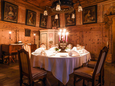 Souper romantique aux chandelles dans les Grisons