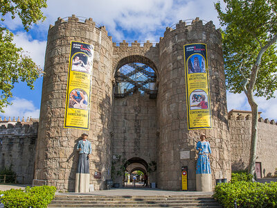 Caja regalo Poble Espanyol de Barcelona: 1 entrada al Poble Espanyol para 2 adultos y 2 niños