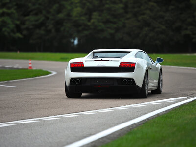 Stage de pilotage : 2 tours sur le circuit de Mettet en Lamborghini Gallardo LP560