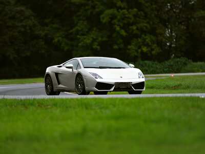 Coffret Stage de pilotage : 2 tours sur le circuit de Mettet en Lamborghini Gallardo LP560