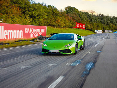 Gaveæske 4 omgange på racerbane i Lamborghini Huracan for 1