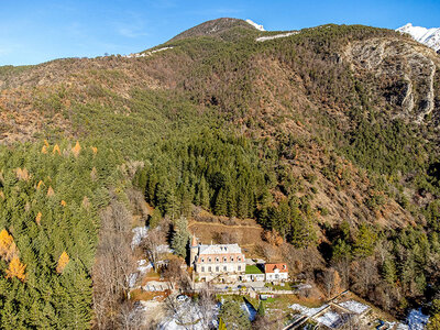 Cofanetto Rilassante soggiorno di 1 notte in un Castello con accesso alla Spa vicino a Gap