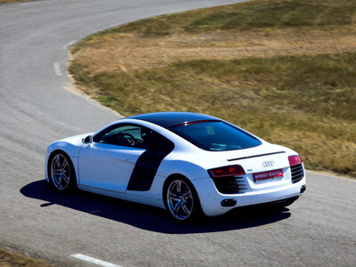 Doos 3 rondes als piloot in een Audi R8 V10 in Mettet