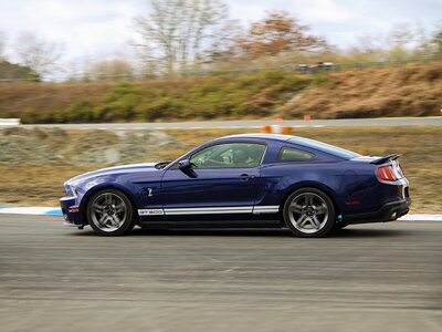 3 rondes als piloot in een Ford Mustang Shelby GT500 in Mettet