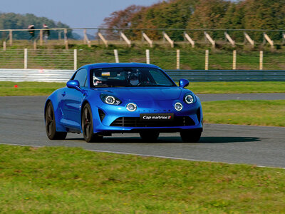 2 rondes als piloot in een Alpine A110 S in Mettet