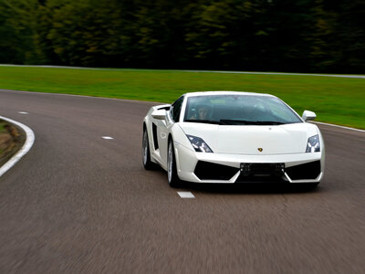 Stage de pilotage : 3 tours sur le circuit de Mettet en Lamborghini Gallardo LP 560