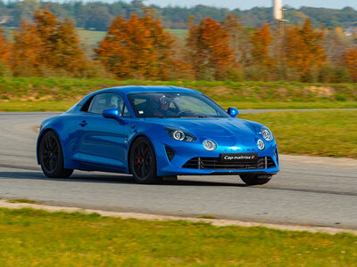 3 rondes als piloot in een Alpine A110 S in Mettet