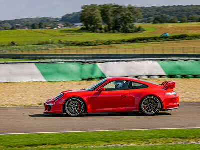 Cadeaubon 3 rondes in een Porsche 991 GT3 over het circuit van Mettet