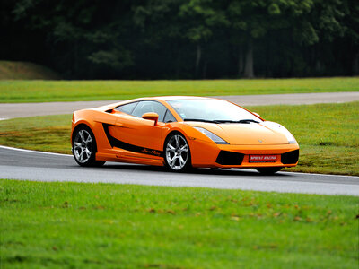 Cadeaubon 2 rondes als piloot in een Lamborghini Gallardo LP560 in Mettet