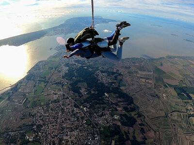 Coffret Saut en parachute en tandem à La Rochelle en semaine