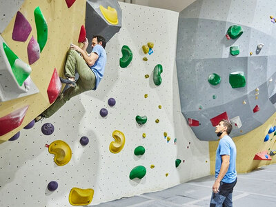 Caja Clase de escalada de 1h en Vilanova i la Geltrú para 1 persona