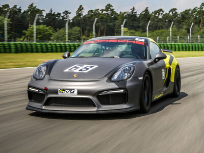 4 Runden als Beifahrer im Porsche 718 Cayman GT4 auf dem Hockenheimring