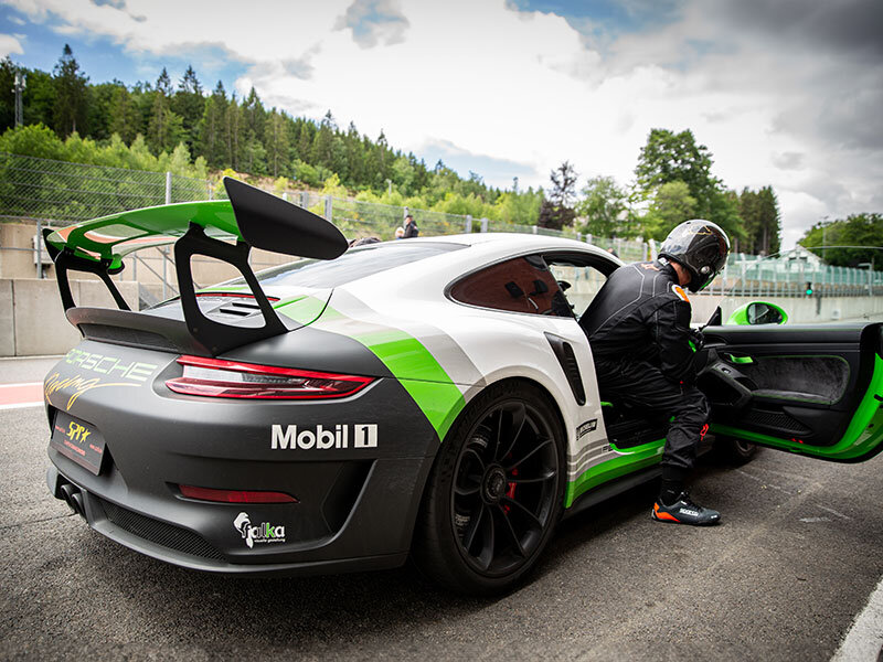 Crazy Taxi: 4 Runden im Mercedes AMG GTS auf dem Hockenheimring