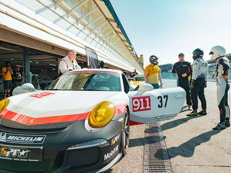 Geschenkbox Crazy Taxi: 4 Runden im Mercedes AMG GTS auf dem Hockenheimring