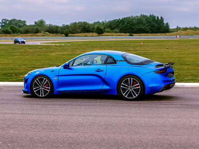 Stage de pilotage : 5 tours sur le circuit de Mettet en Alpine A110 S