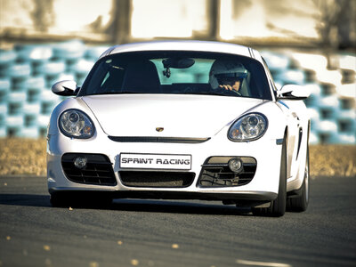 Stage de pilotage : 5 tours sur le circuit de Mettet en Porsche Cayman S