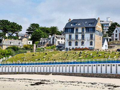 Coffret cadeau 2 jours en bord de mer avec accès à l'espace bien-être sur la Côte de Granit Rose