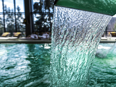 Cofanetto regalo Alle terme in Toscana: ingresso alle Terme Bagni di Lucca con aperitivo