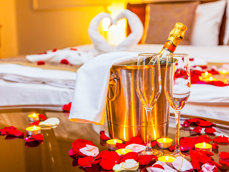 Romantica Parigi: 1 notte in hotel 5* con accesso alla Spa, Champagne e petali di rosa