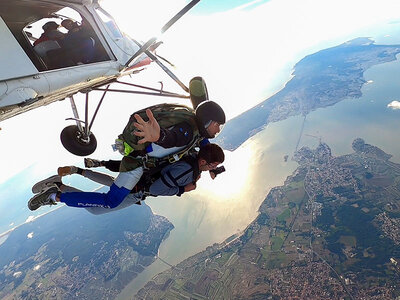 Saut en parachute en tandem au-dessus de La Rochelle