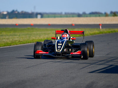 Coffret cadeau Stage de pilotage : 15 tours de circuit en Proto Funyo avec baptême passager en Formule Renault