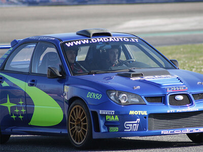 Cofanetto regalo 2 giri alla guida di una Subaru Rally sul Circuito Internazionale del Friuli