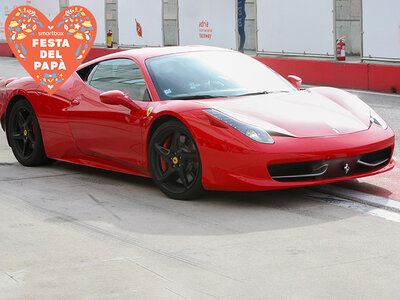 Cofanetto regalo Papà in pista: 3 giri alla guida di una Ferrari 458 sul Circuito Castelletto di Branduzzo