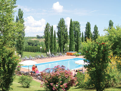 A Siena tra sapori e natura: 2 notti in agriturismo con pranzo leggero e vino in omaggio