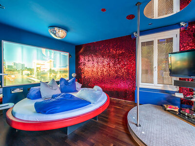 1 notte di relax sul Lago di Thun in romantica Suite a tema con pausa gourmet