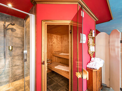 Coffret 1 nuit romantique en suite à thème avec souper et spa au bord du lac de Thoune