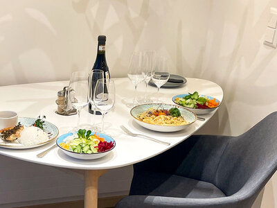 Box 1 magische Übernachtung in einer Themensuite mit Abendessen und Spa am Thunersee