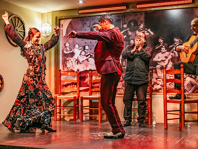 Caja Espectáculo flamenco con cena en Sevilla para 2 personas