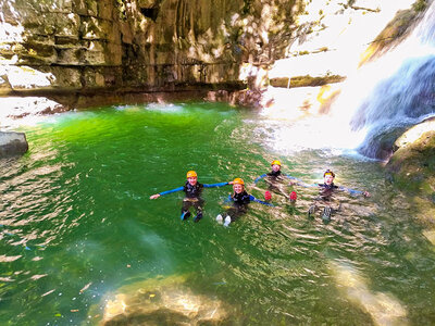 Coffret cadeau Descente du canyon du Groin près de Chambéry pour 2 adultes et 2 enfants