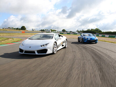 8 rondes als piloot in een Ferrari, Lamborghini of Porsche op het Circuit Geoparc