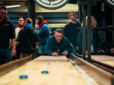 Gaveæske Shuffleboard hos Ballerup Event Center for 4