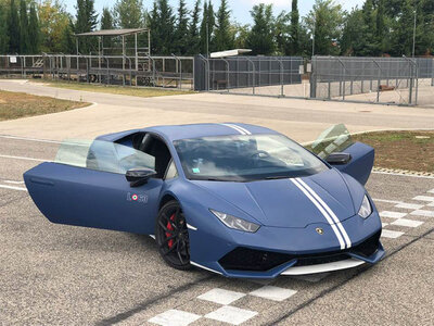 3 giri al volante di una Lamborghini Huracán AVIO al Circuito Internazionale di Busca in Piemonte