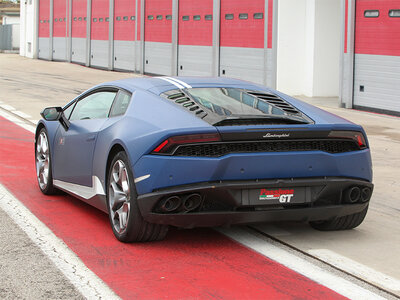 Cofanetto 2 giri su Lamborghini Huracán Avio sul Circuito Internazionale di Busca in Piemonte