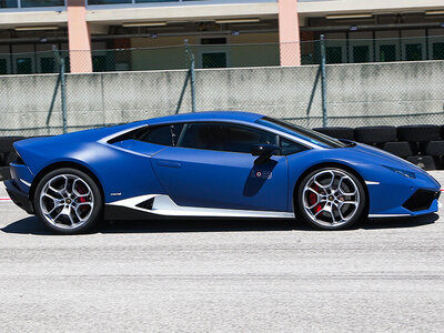 2 giri su Lamborghini Huracán Avio con video sul Circuito Internazionale di Busca in Piemonte