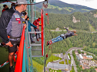 Adrenalinreicher Bungee-Sprung von der Kölnbreinsperre in Südösterreich