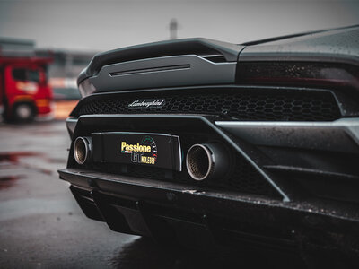 Cofanetto 1 giro su Lamborghini Huracán Evo con video sul Circuito Internazionale di Busca in Piemonte