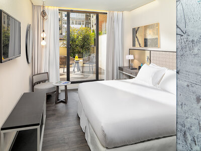 Caja H10 Art Gallery 4*: 1 noche con desayuno para 2 personas
