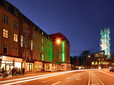 Box Övernattning & frukost på Scandic The Mayor för 2