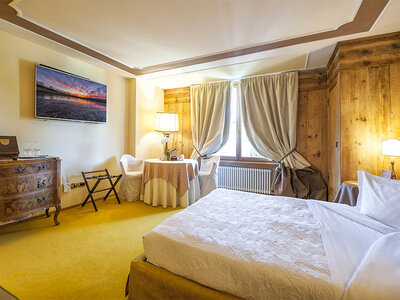 Cofanetto 1 notte in camera Deluxe con cena gourmet in una lussuosa Villa 5* tra le Dolomiti